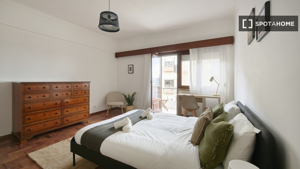 Double room Lisbon, 4 beds — photo 4
