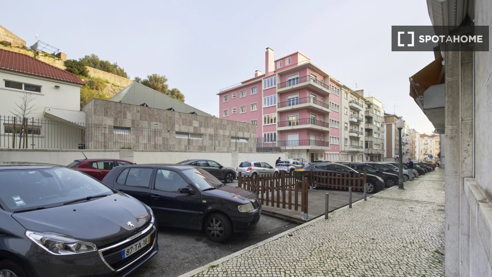 Double room Lisbon, 4 beds — photo 6