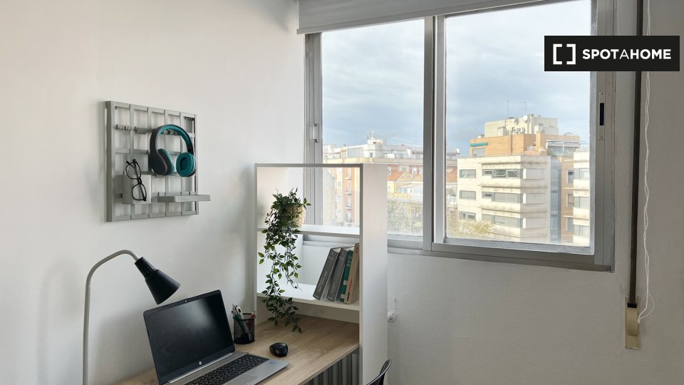 Double room Madrid, 5 beds, 95m² — photo 19
