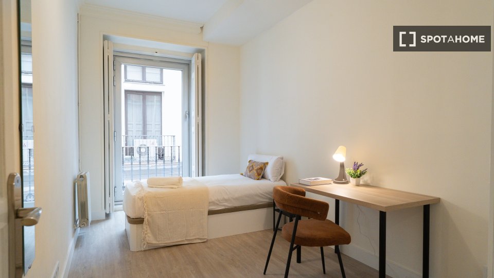 Double room Madrid, 9 beds — photo 4