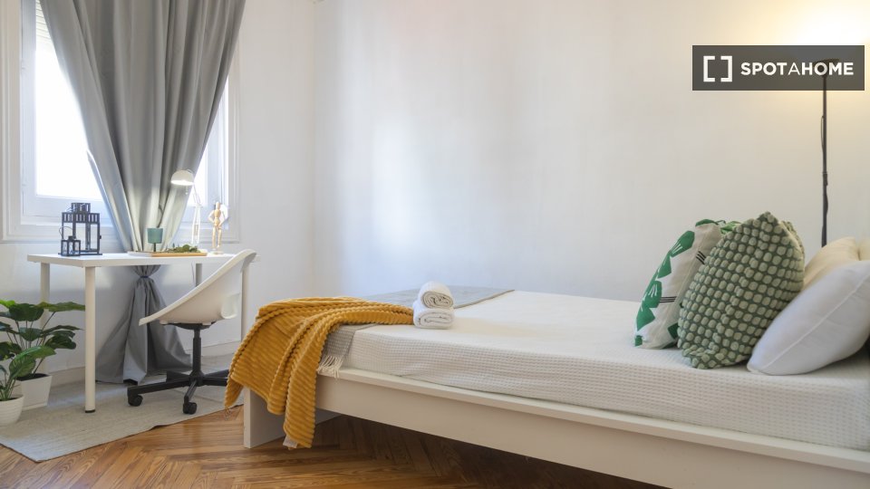 Double room Madrid, 7 beds, 100m² — photo 37