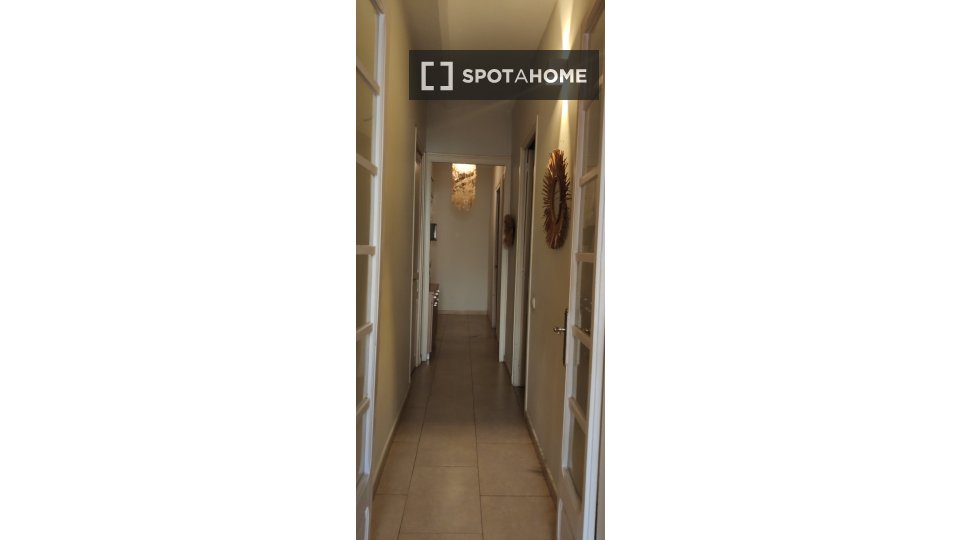 Double room Barcelona, 3 beds, 74m² — photo 7