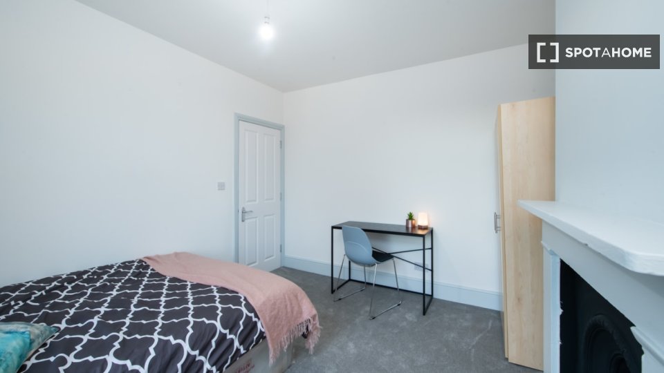 Double room London, 5 beds — photo 18