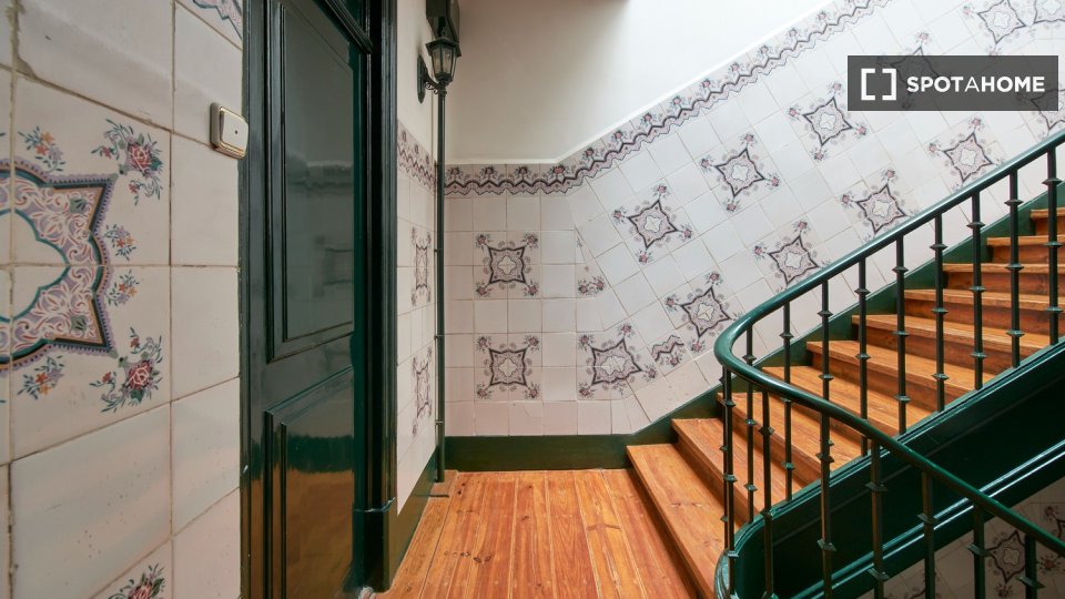 Double room Lisbon, 8 beds — photo 45