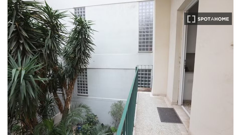 Double room Athens, 8 beds — photo 8