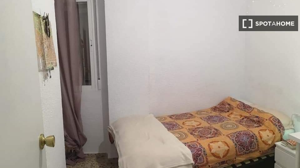 Double room Granada, 4 beds, 100m² — photo 1