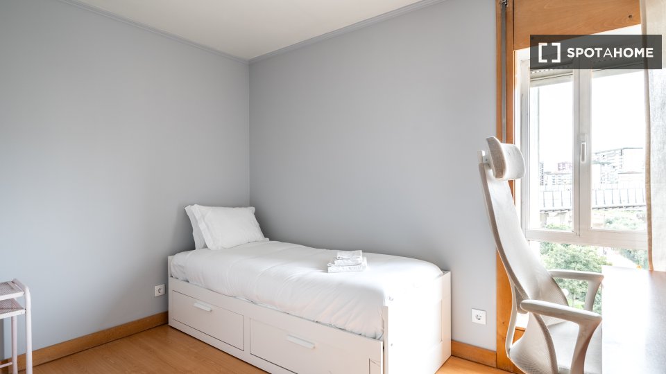 Apartment Lisbon, 3 beds, 98m² — photo 15