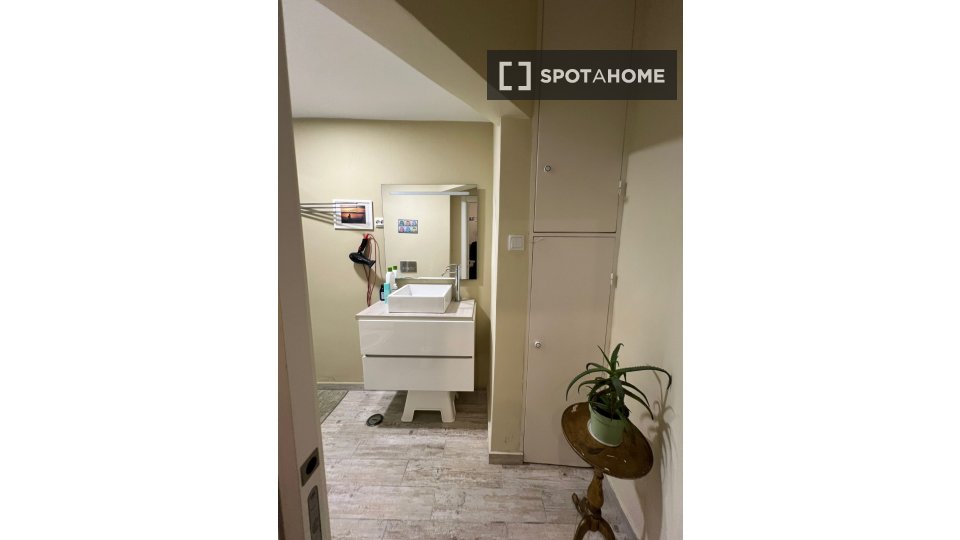Apartment Lisbon, 2 beds, 65m² — photo 44