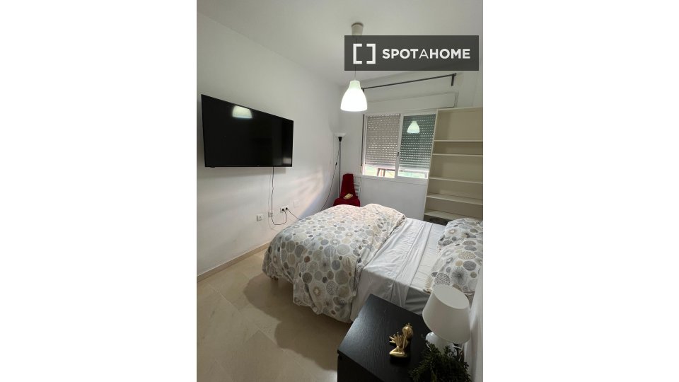 Double room Malaga, 3 beds, 150m² — photo 3