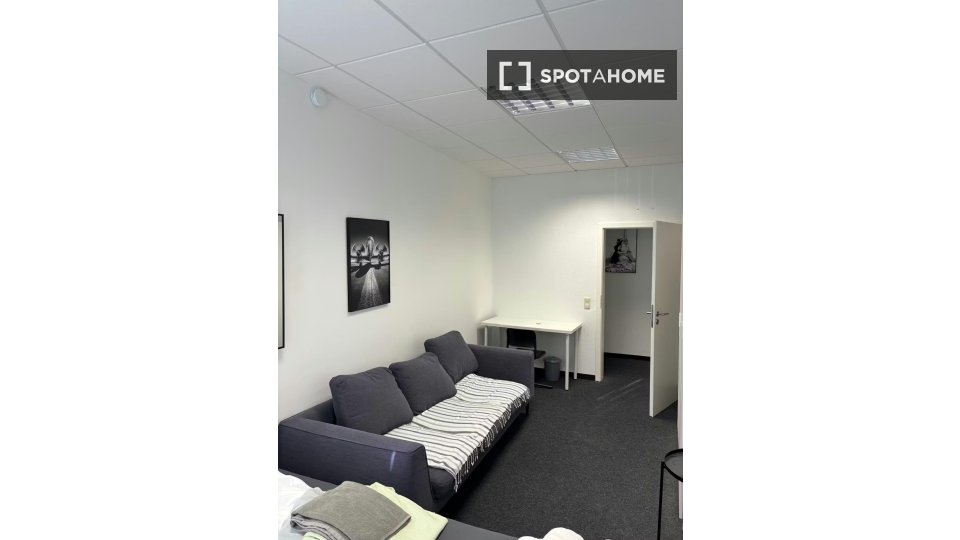 Double room Munich, 2 beds — photo 18