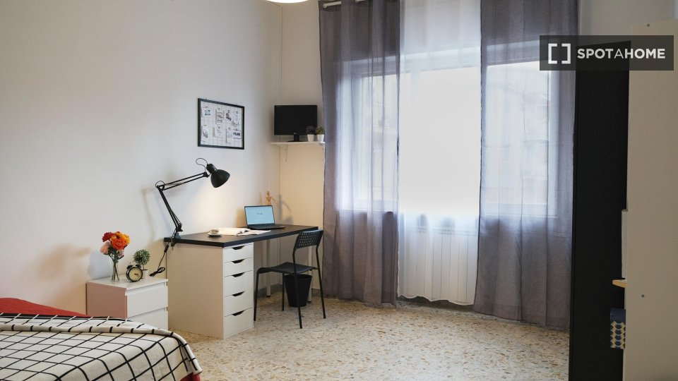 Double room Naples, 4 beds — photo 6