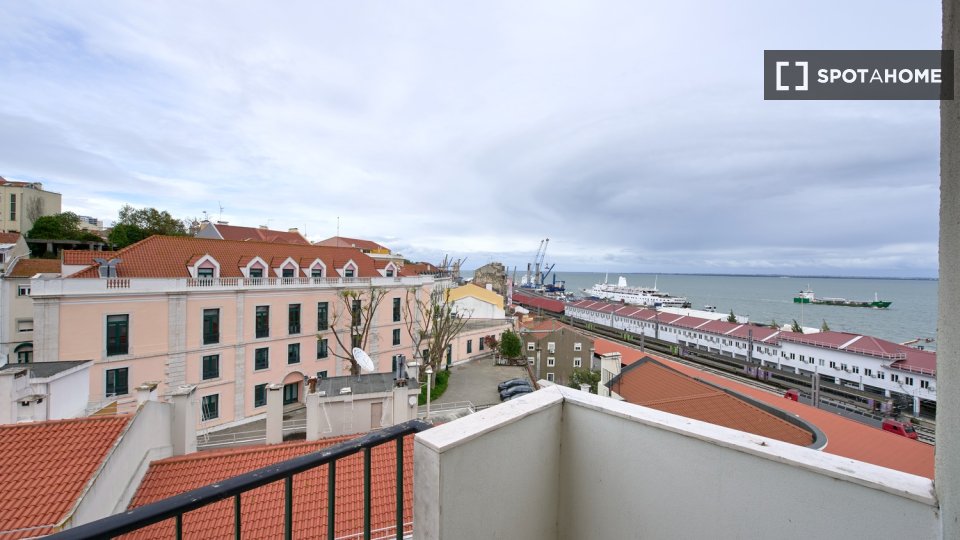 Double room Lisbon, 8 beds — photo 18