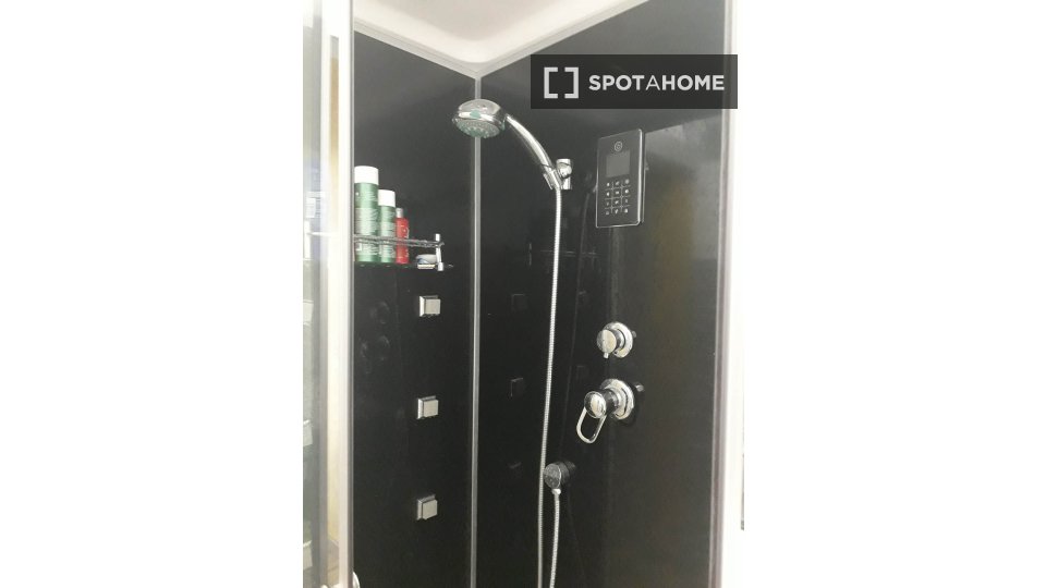 Double room Turin, 3 beds, 75m² — photo 6