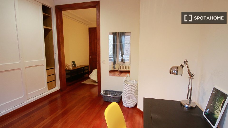 Shared apartment room for rent in Barcelona - in Barcelona