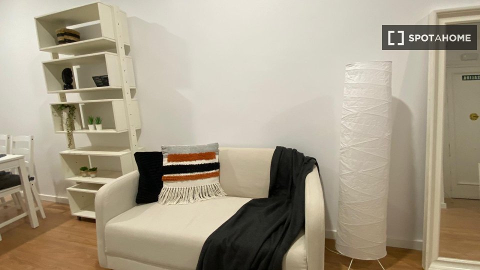 Double room Madrid, 5 beds — photo 10