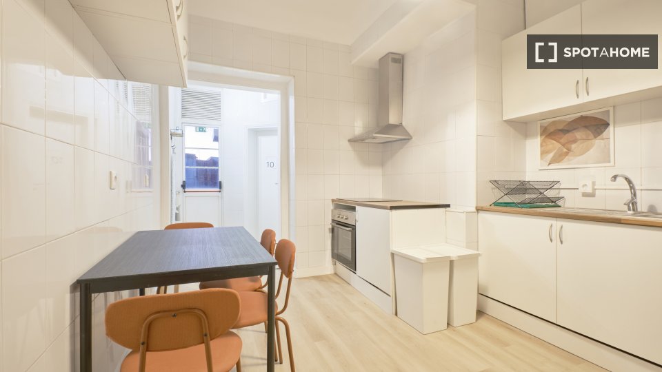 Double room Lisbon, 10 beds — photo 13