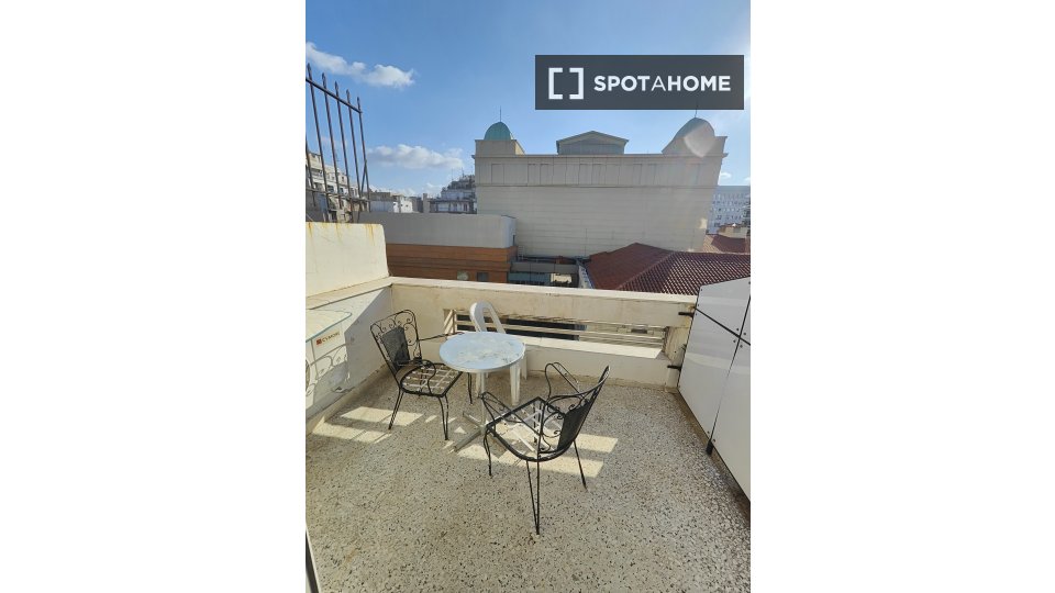 Apartment mono Athens, 37m² — photo 2