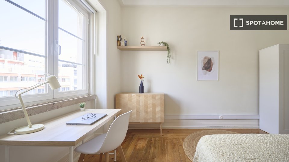 Double room Lisbon, 6 beds — photo 16