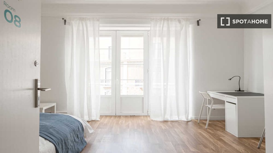 Double room Lisbon, 13 beds — photo 37