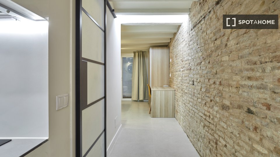 Apartment Barcelona, 1 bed, 40m² — photo 1