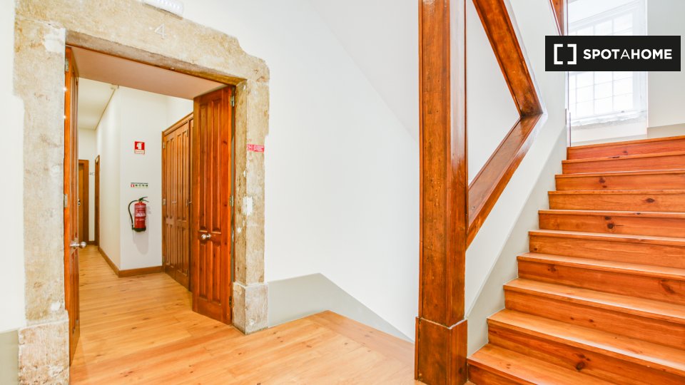 Apartment Lisbon, 2 beds, 80m² — photo 14