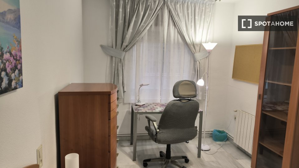 Double room Granada, 3 beds — photo 55