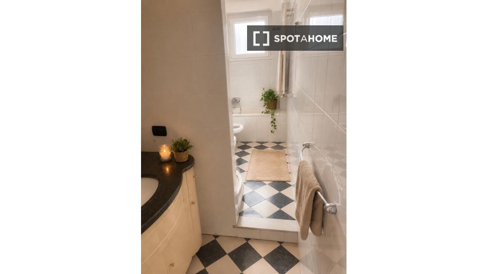 Double room Milan, 3 beds — photo 6