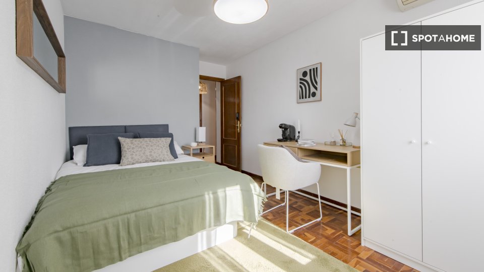 Double room Madrid, 6 beds — photo 14
