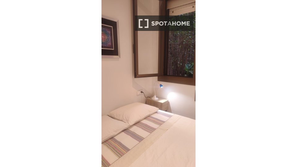 Double room Barcelona, 3 beds — photo 14