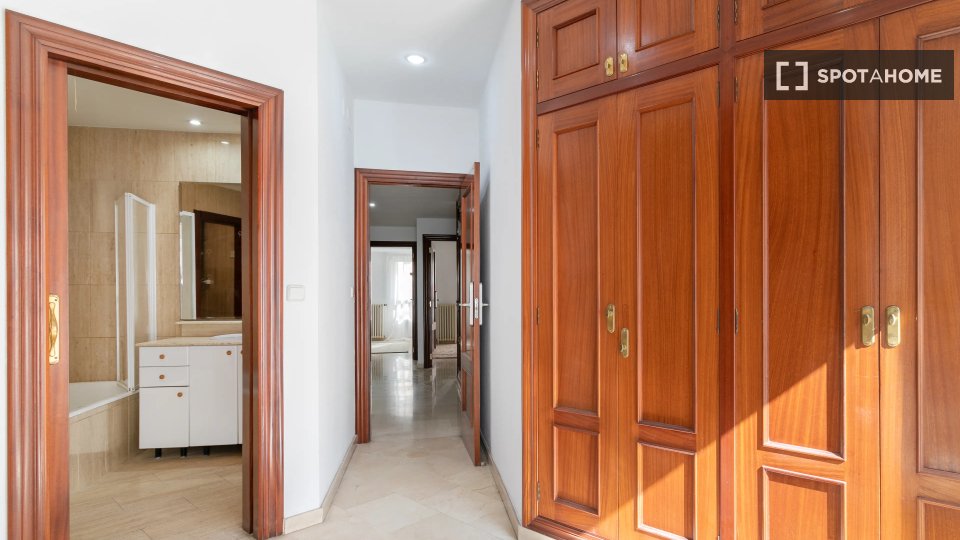 Double room Alicante, 5 beds — photo 18