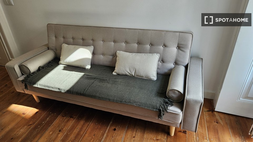 Apartment mono Lisbon, 65m² — photo 17