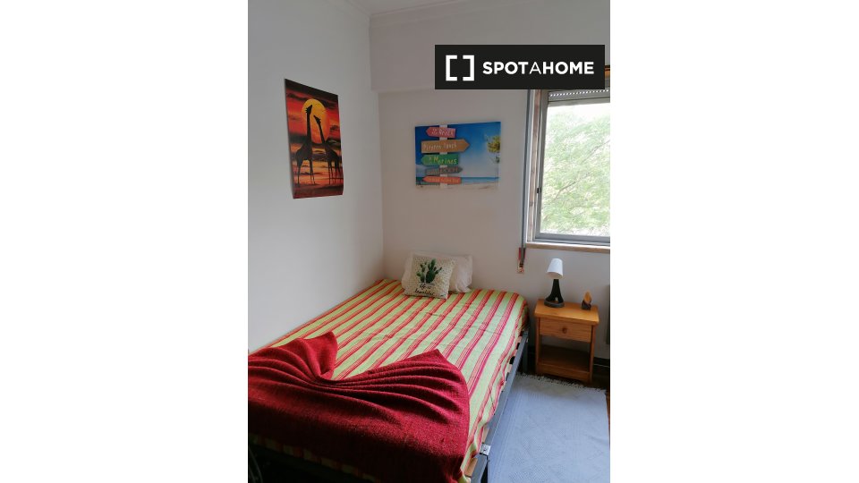 Double room Lisbon, 3 beds, 120m² — photo 4