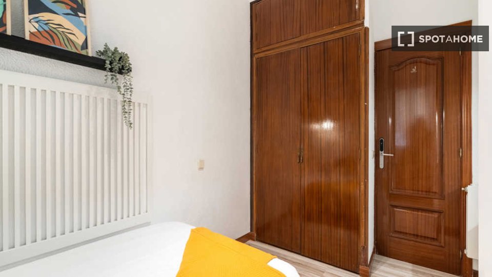 Double room Madrid, 4 beds — photo 25