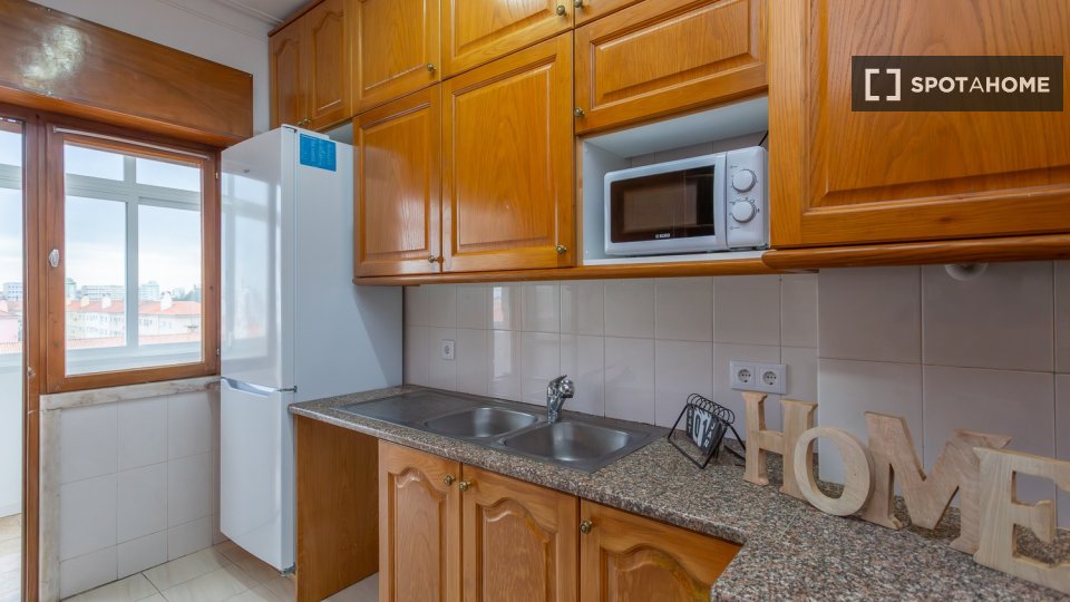 Double room Lisbon, 4 beds — photo 28