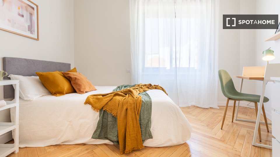 Double room Madrid, 6 beds — photo 6