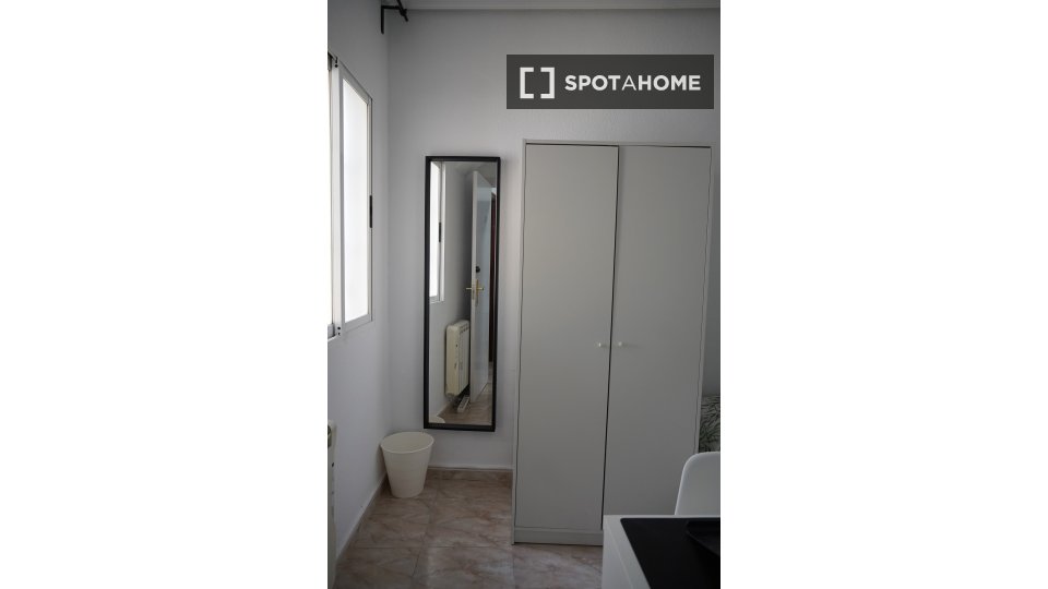Double room Madrid, 6 beds — photo 15