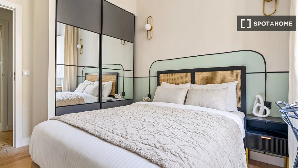 Double room Lisbon, 6 beds — photo 12