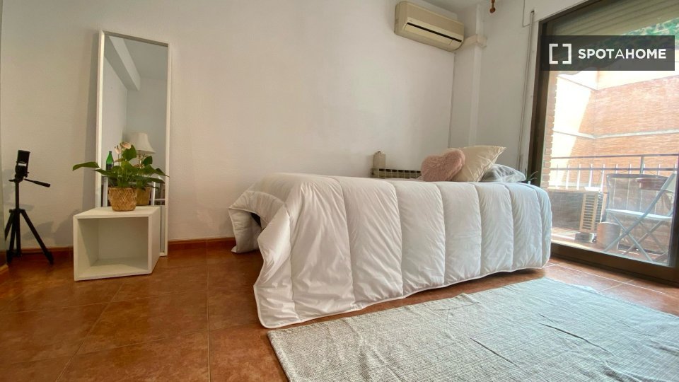 Double room Madrid, 4 beds — photo 47