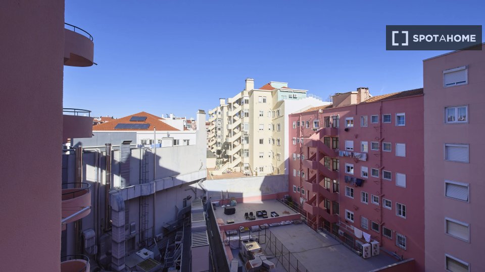 Double room Lisbon, 6 beds — photo 14