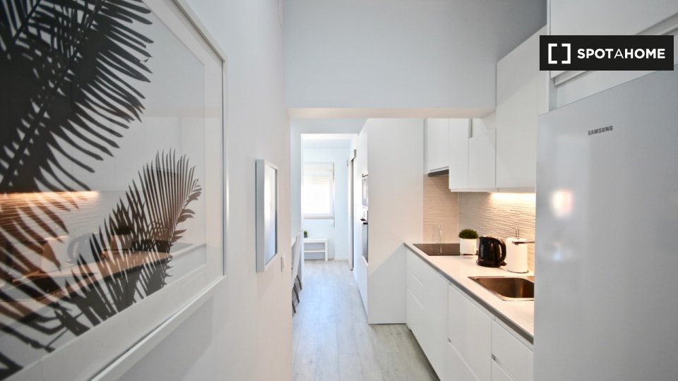 Apartment Lisbon, 2 beds — photo 12