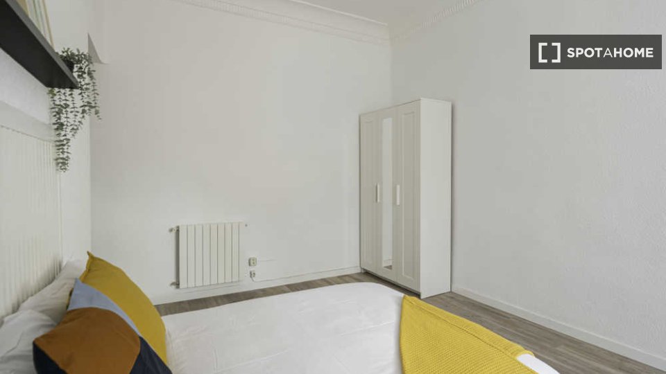 Double room Madrid, 4 beds — photo 24