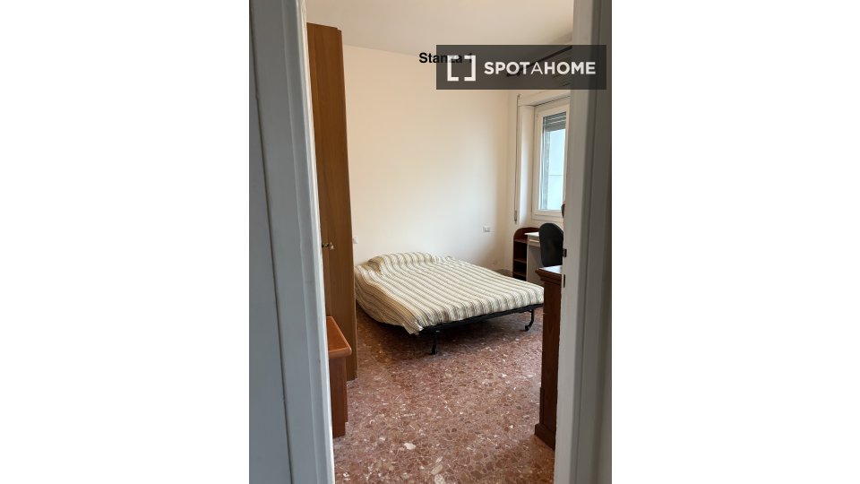Double room Rome, 3 beds — photo 13