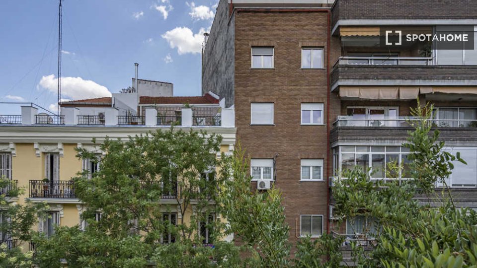 Double room Madrid, 4 beds — photo 72