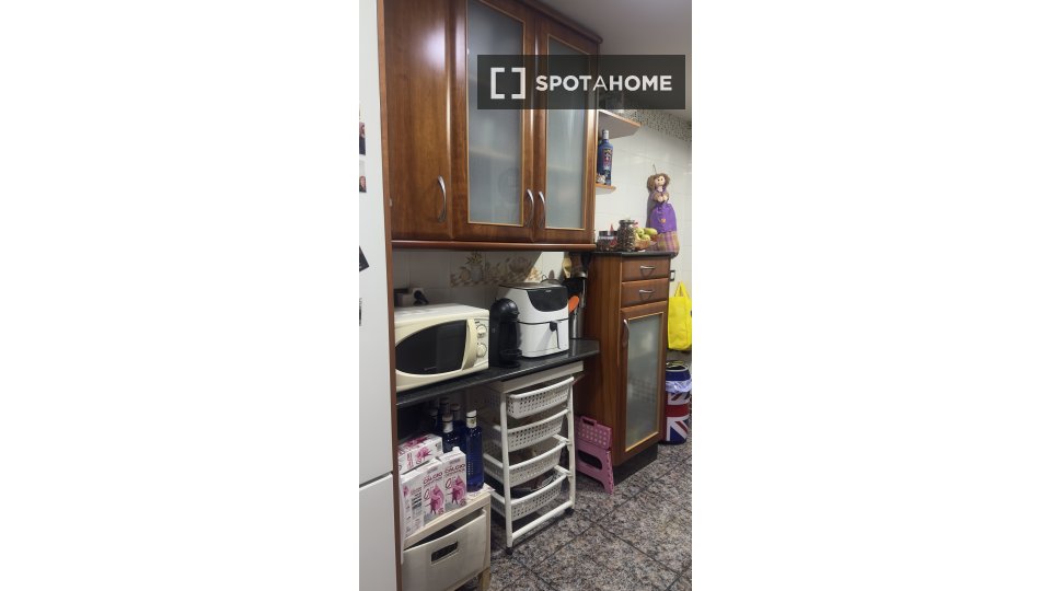 Double room Valencia, 2 beds, 100m² — photo 10