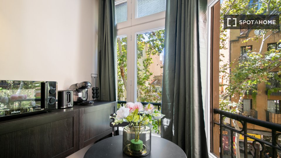 Double room Barcelona, 6 beds, 190m² — photo 12