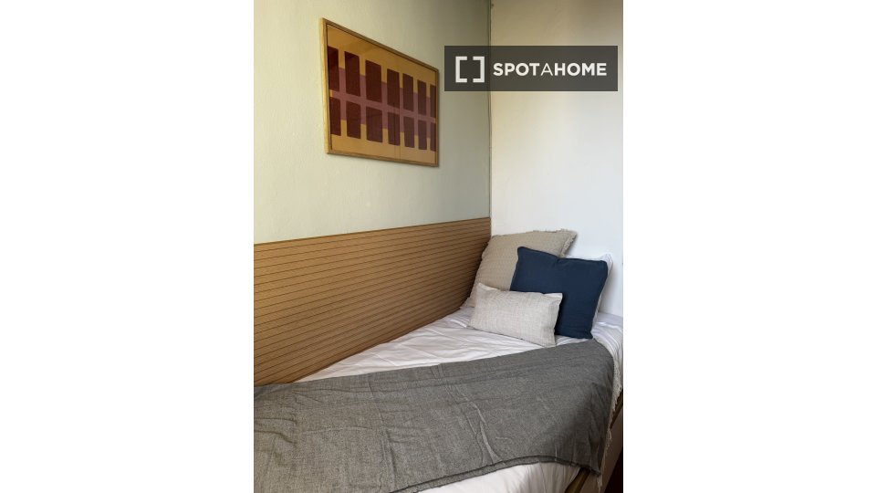 Double room Barcelona, 5 beds, 120m² — photo 5