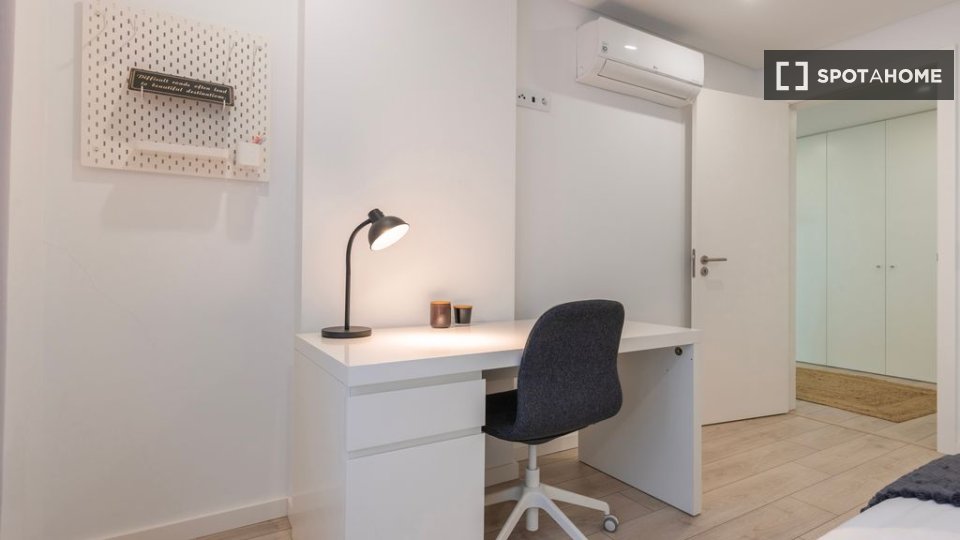 Apartment Lisbon, 2 beds — photo 18