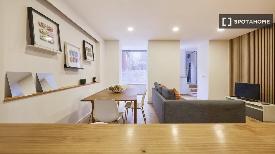 Apartment Lisbon, 2 beds, 65m² — photo 10