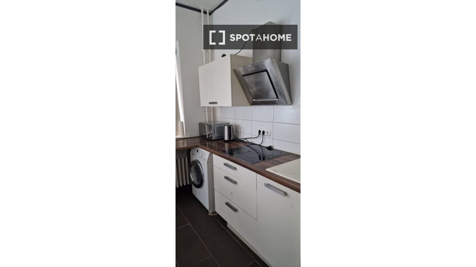 Double room Berlin, 2 beds, 20m² — photo 11