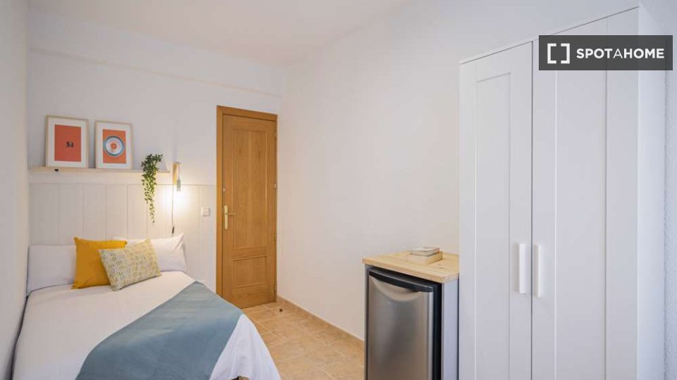 Double room Madrid, 25 beds — photo 17